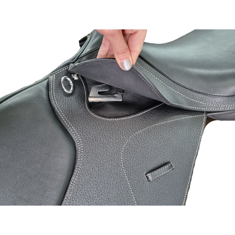 Saddle Close Contact Solo